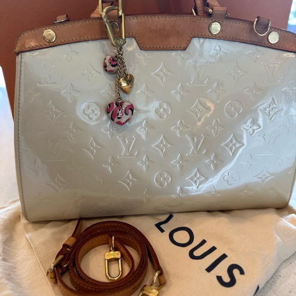 Louis Vuitton Brea PM Vernis - Picture 12 of 12